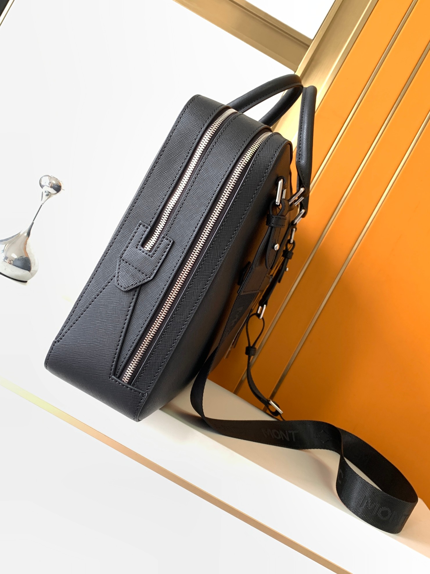 Luxury Men's Top-Handle Bags P - Luxury Bags For Men recension och pris