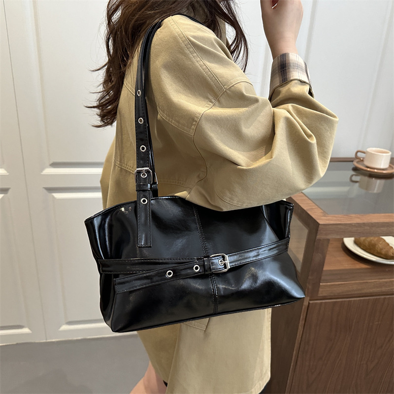 Luxury Wine Red Underarm Bag f - Luxury Bags Vip recension och pris